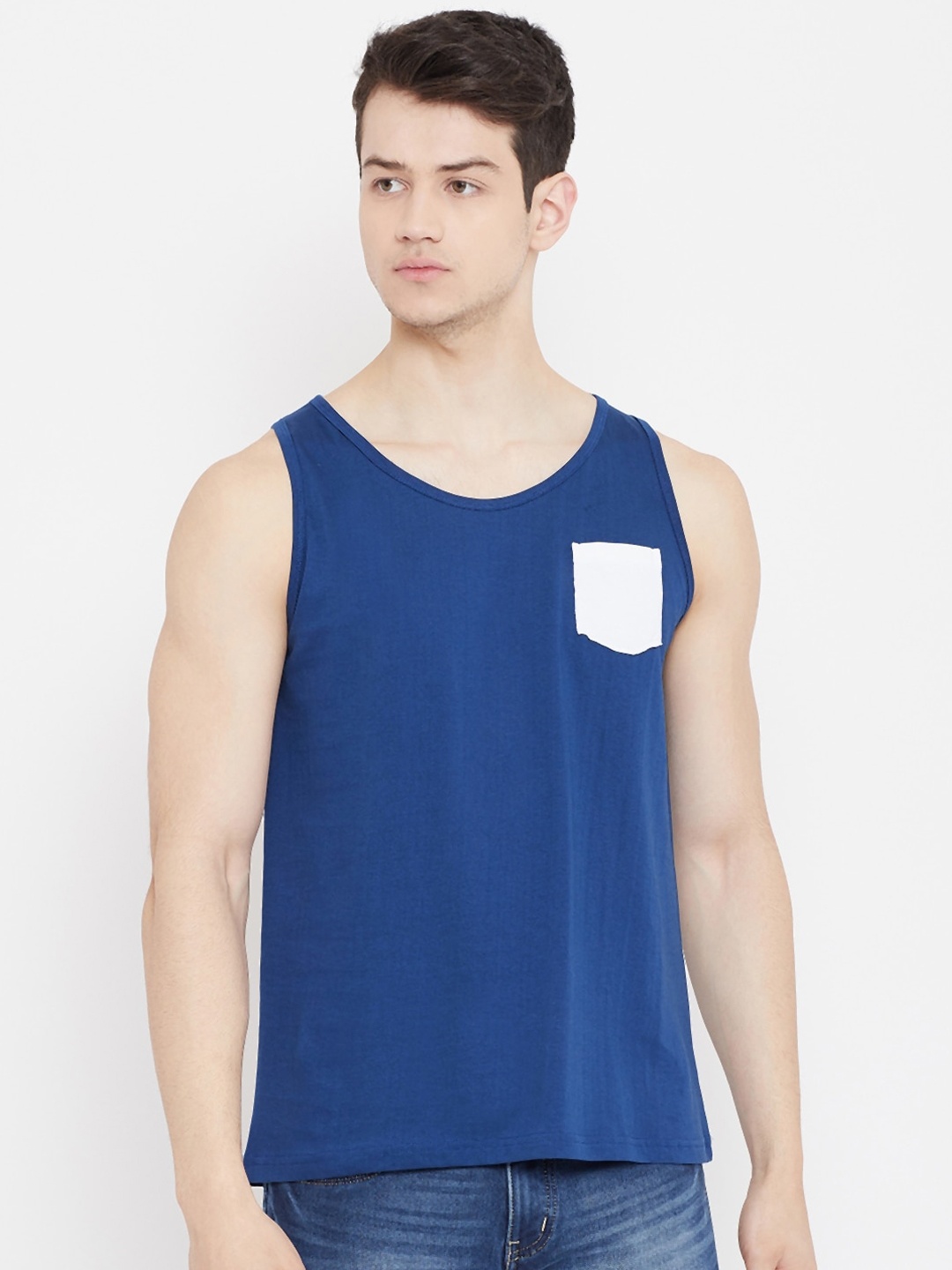 

Rodzen Men Blue Solid Round Neck T-shirt