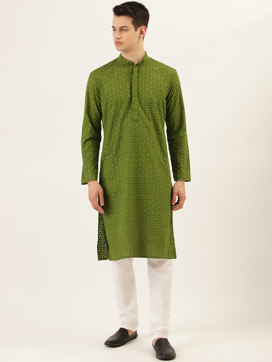 

RAJUBHAI HARGOVINDAS Men Green Embroidered Chikankari Kurta