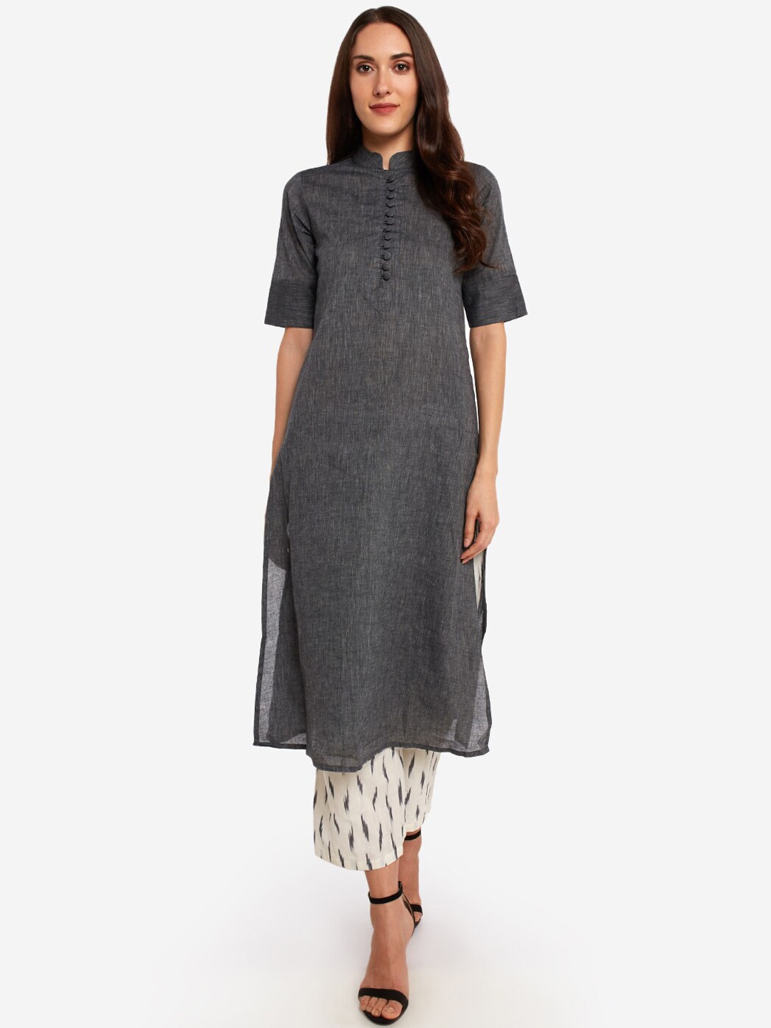 

Desi Weavess Women Grey Striped Kurta