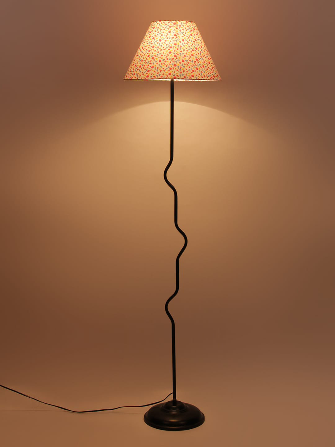 

Devansh White & Yellow Printed Traditional Club Lamp with Shade