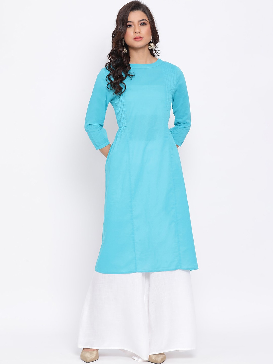 

Oxolloxo Women Blue Solid Straight Kurta