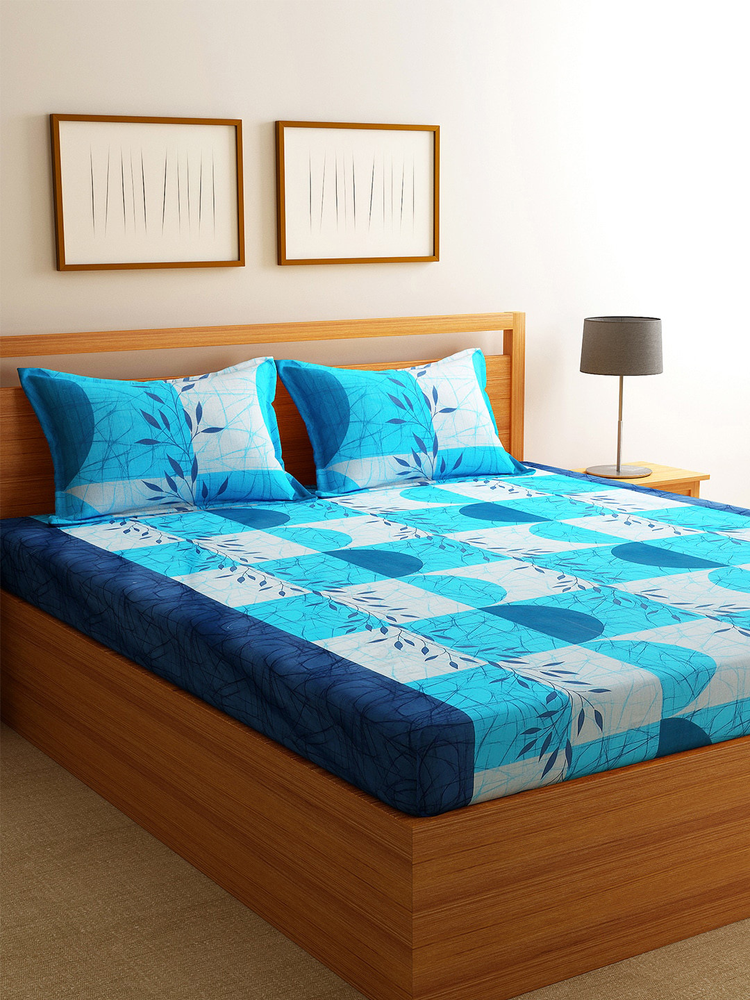 

Florida Blue & Sea Green Floral 144 TC Polycotton 1 Queen Bedsheet with 2 Pillow Covers