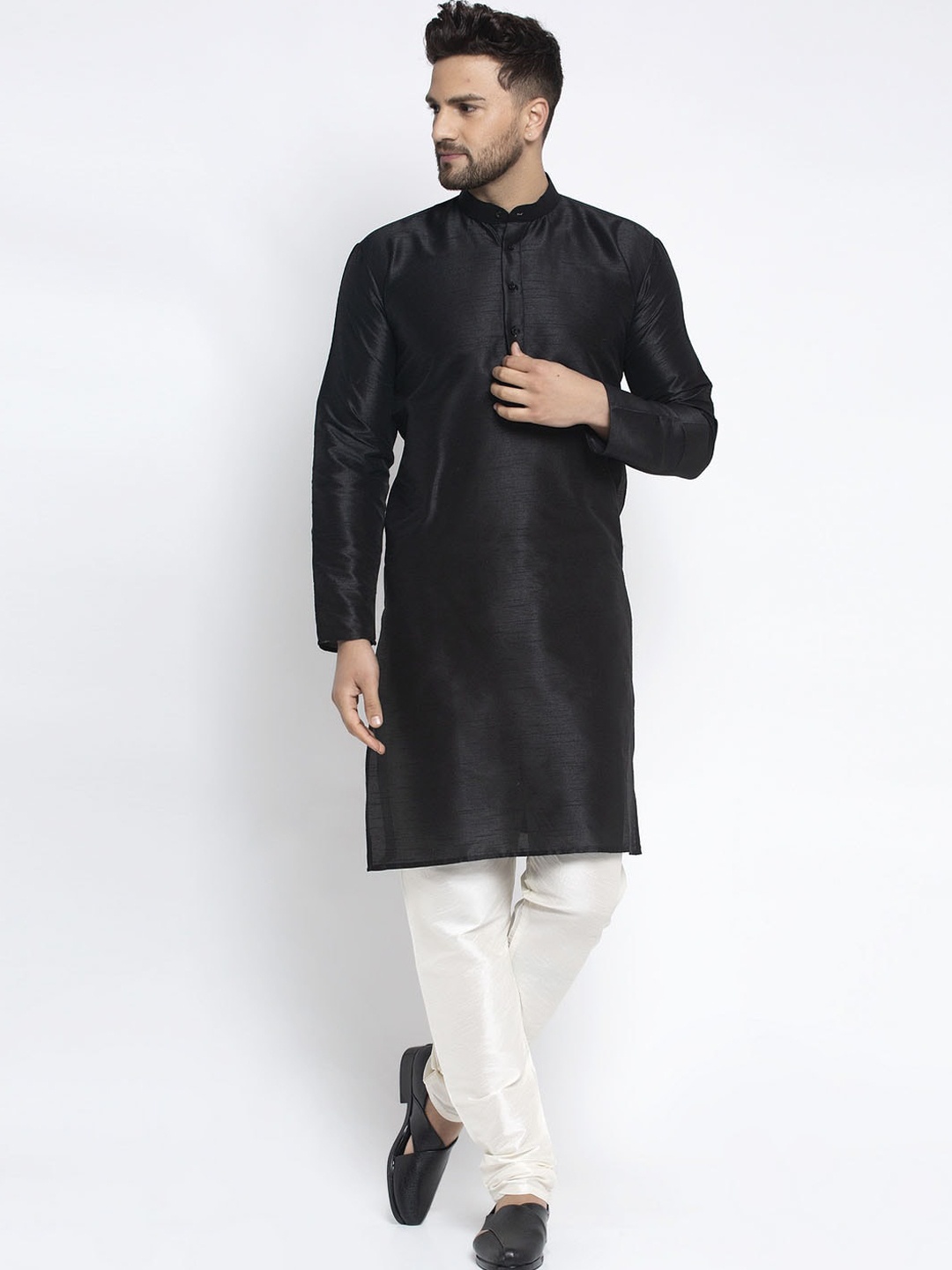 

Jompers Men Black & Off-White Solid Kurta with Pyjamas
