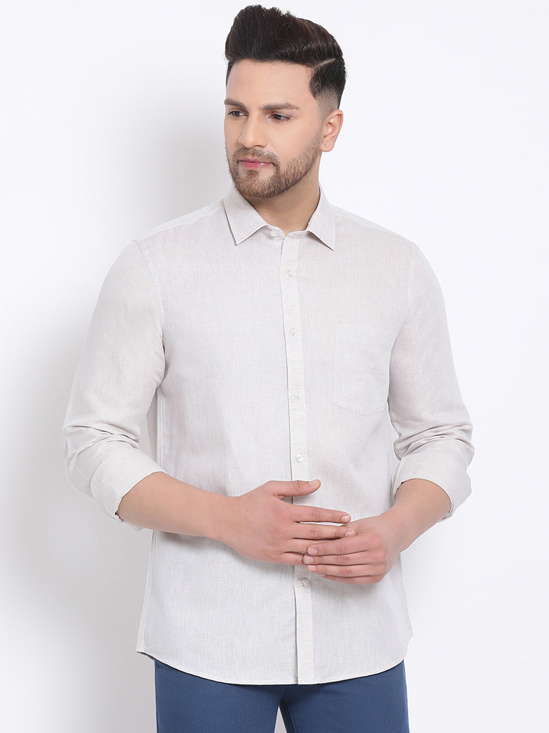 

Turtle Men White Slim Fit Solid Casual Shirt