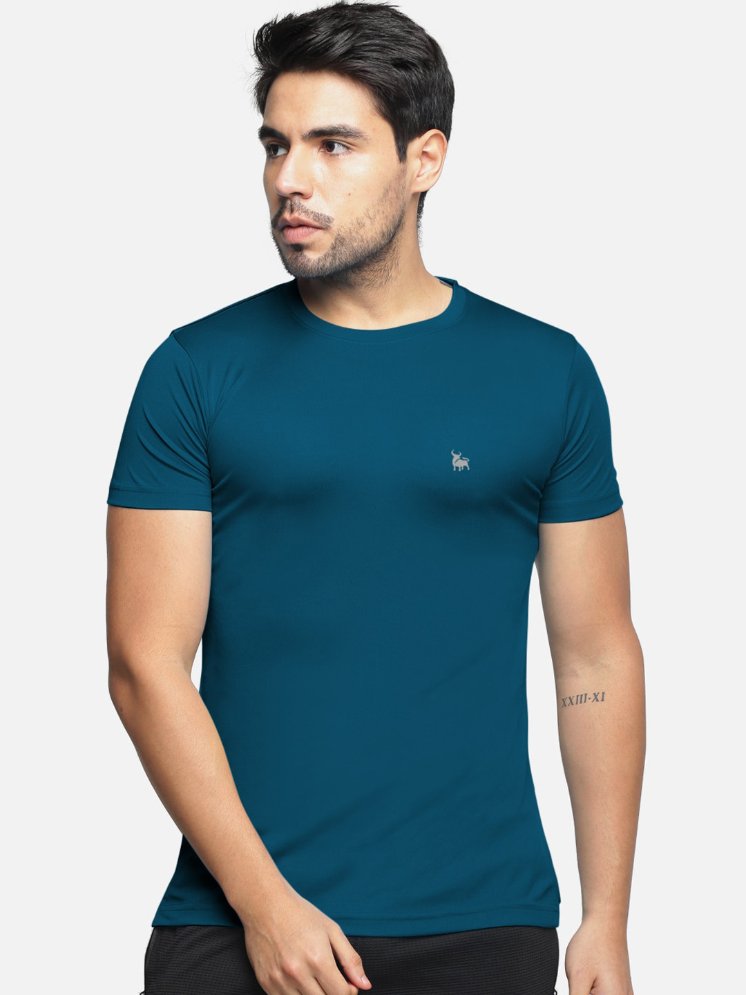 

BULLMER Men Teal Blue Solid Round Neck Dri-Fit T-shirt