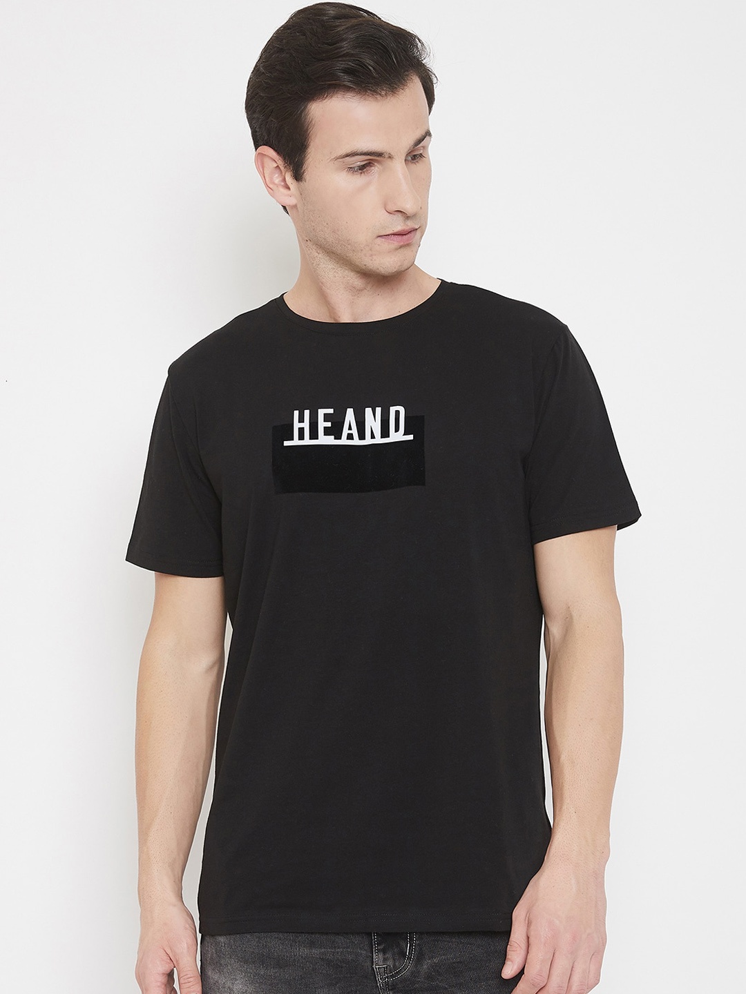 

QUBIC Men Black Printed Round Neck T-shirt