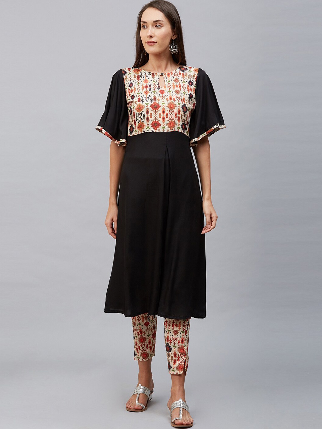 

SANISA Women Black Yoke Design Kurta with Trousers