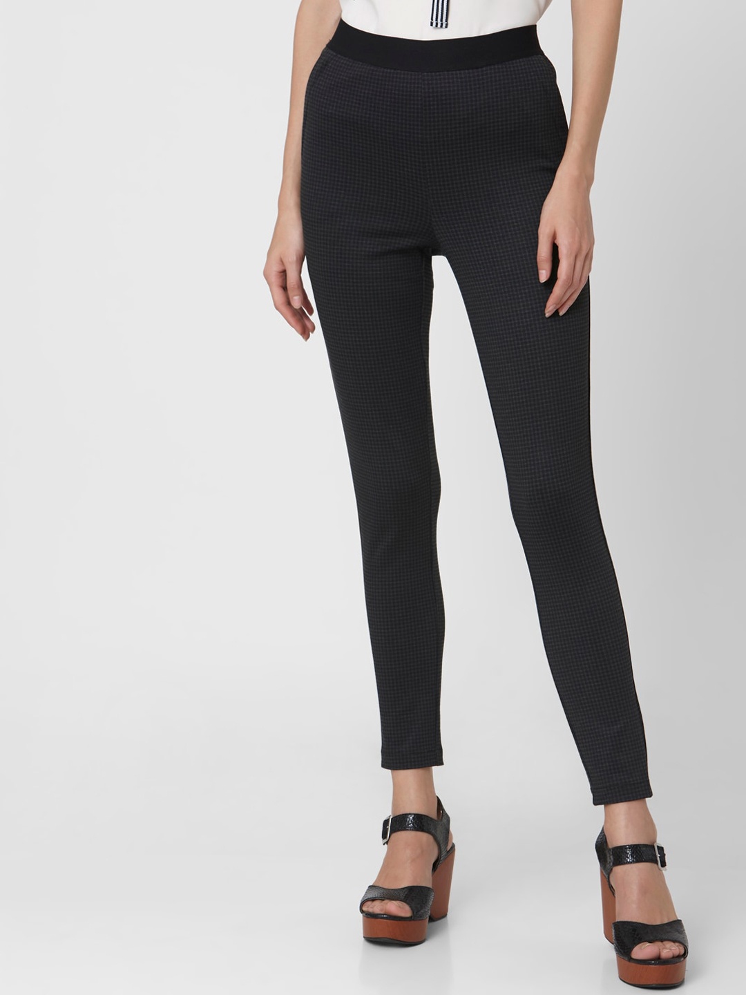 

Vero Moda Black Checked Leggings