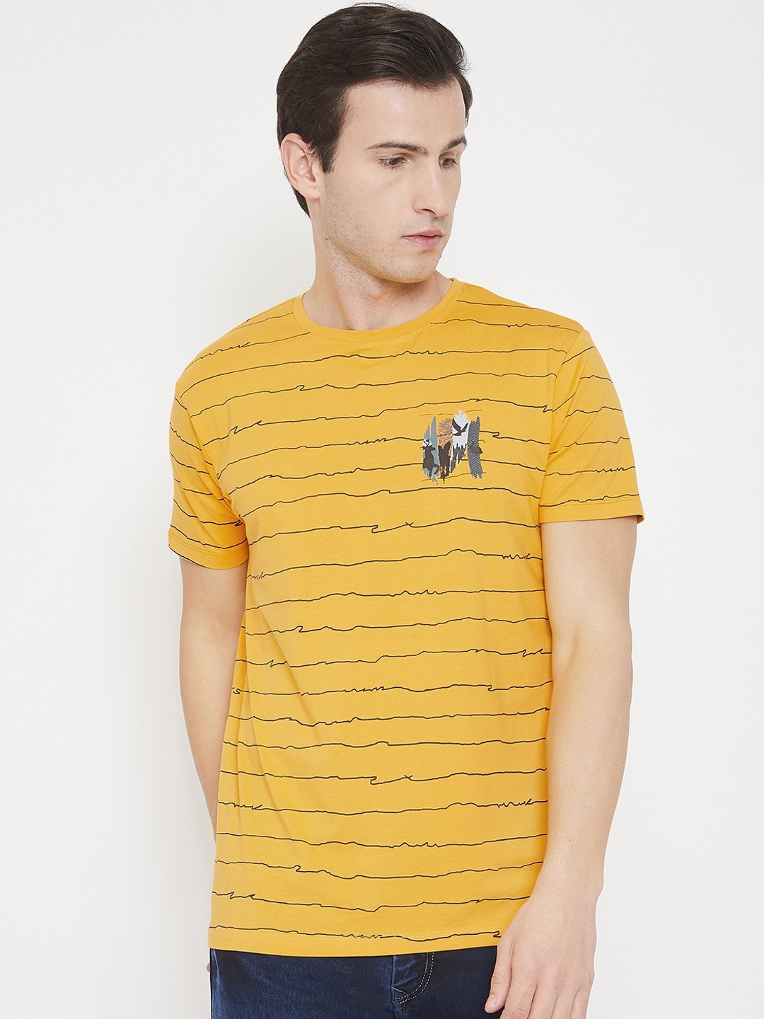 

QUBIC Men Mustard Printed Round Neck T-shirt