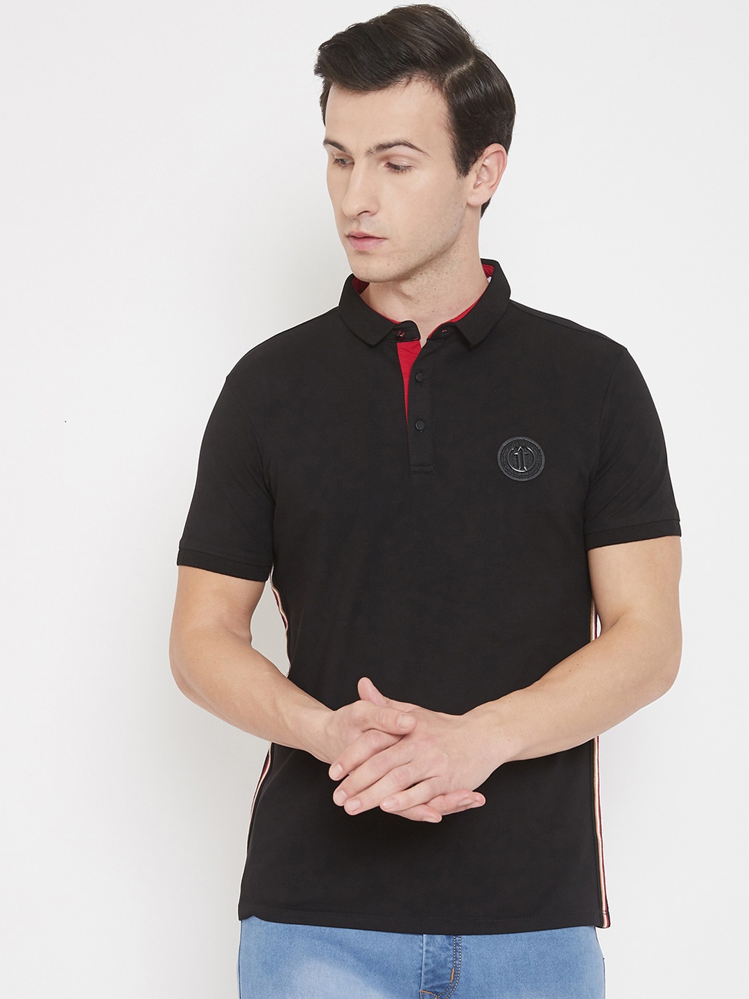 

QUBIC Men Black Solid Polo Collar T-shirt