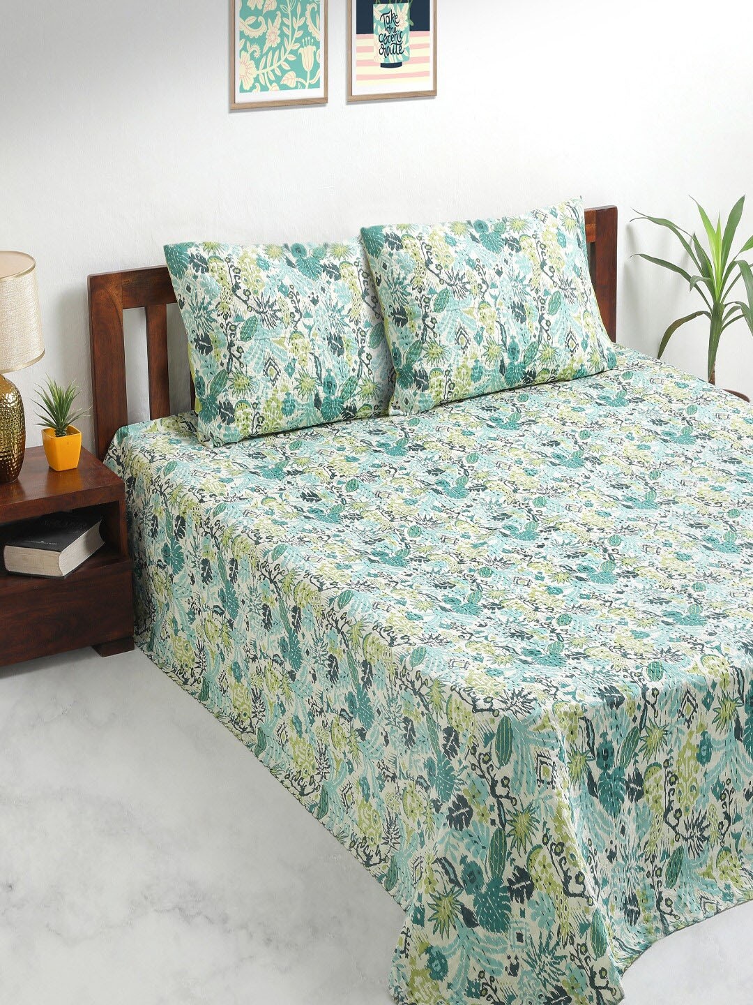 

Chumbak Green & Teal Conversational 200 TC Cotton 1 Queen Bedsheet with 2 Pillow Covers