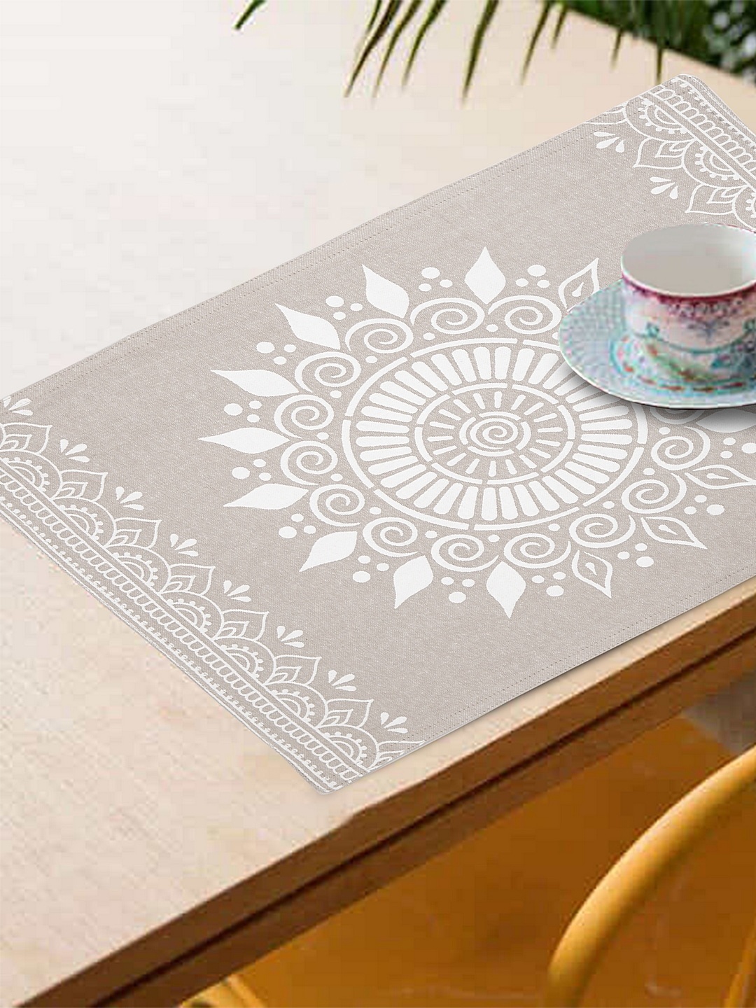 

BLANC9 Set Of 8 Beige & White Printed Table Mats