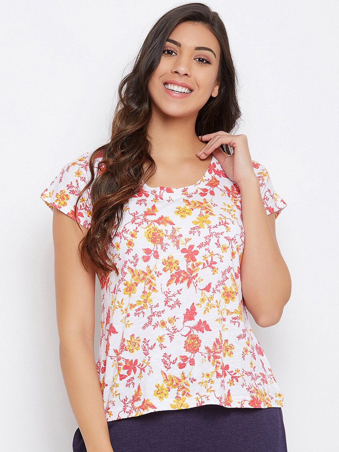 

Clovia Women White & Orange Floral Printed Round Neck T-shirt