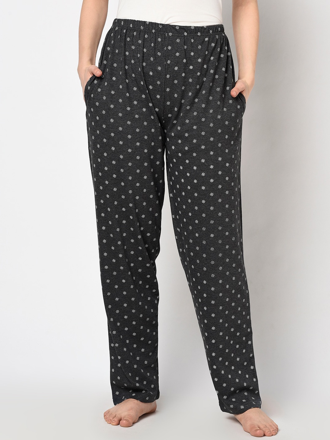 

Espresso Women Charcoal-Grey & White Printed Lounge Pants
