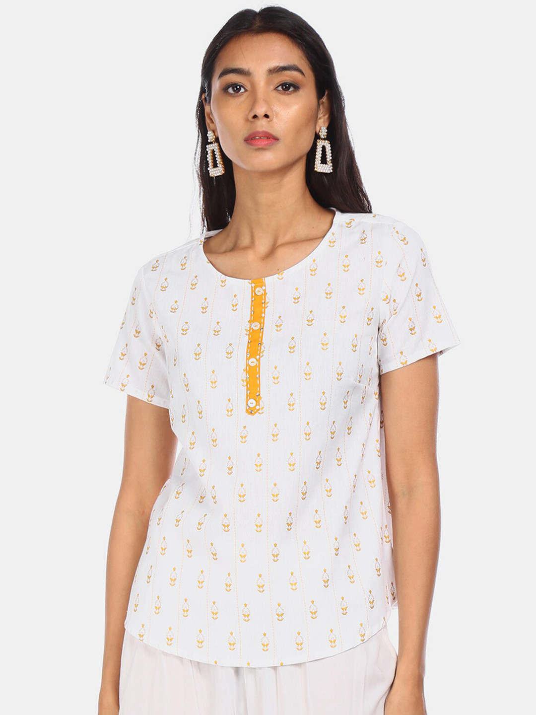 

Karigari White Floral Printed Cotton Top