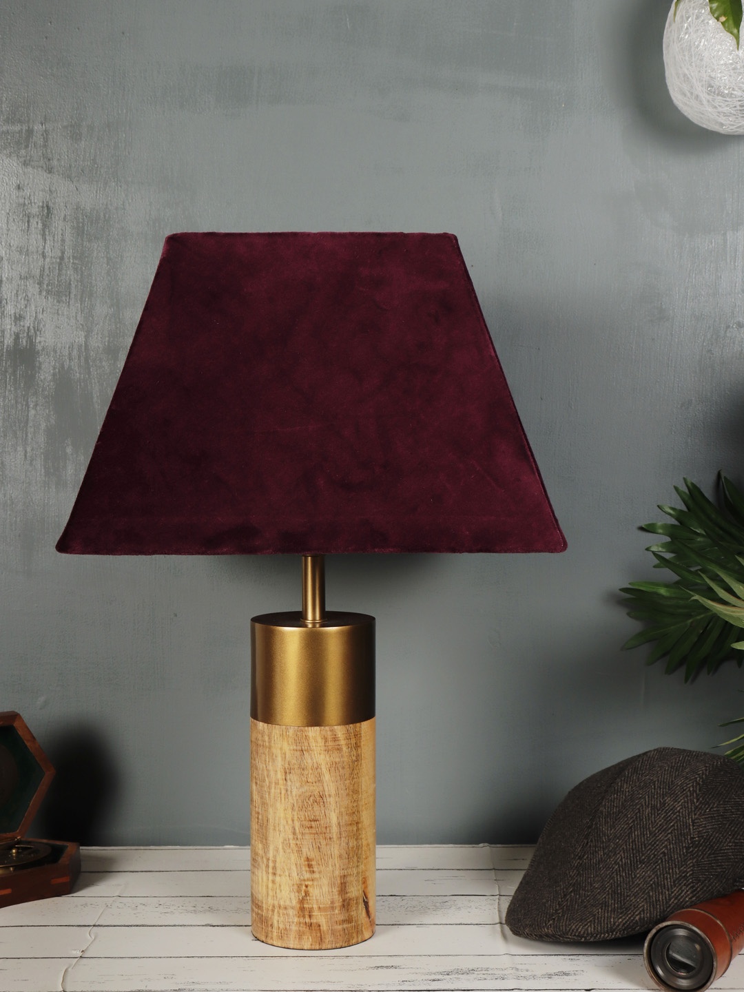 

Grated Ginger Maroon & Gold-Toned Textured Frustum Table Lamp