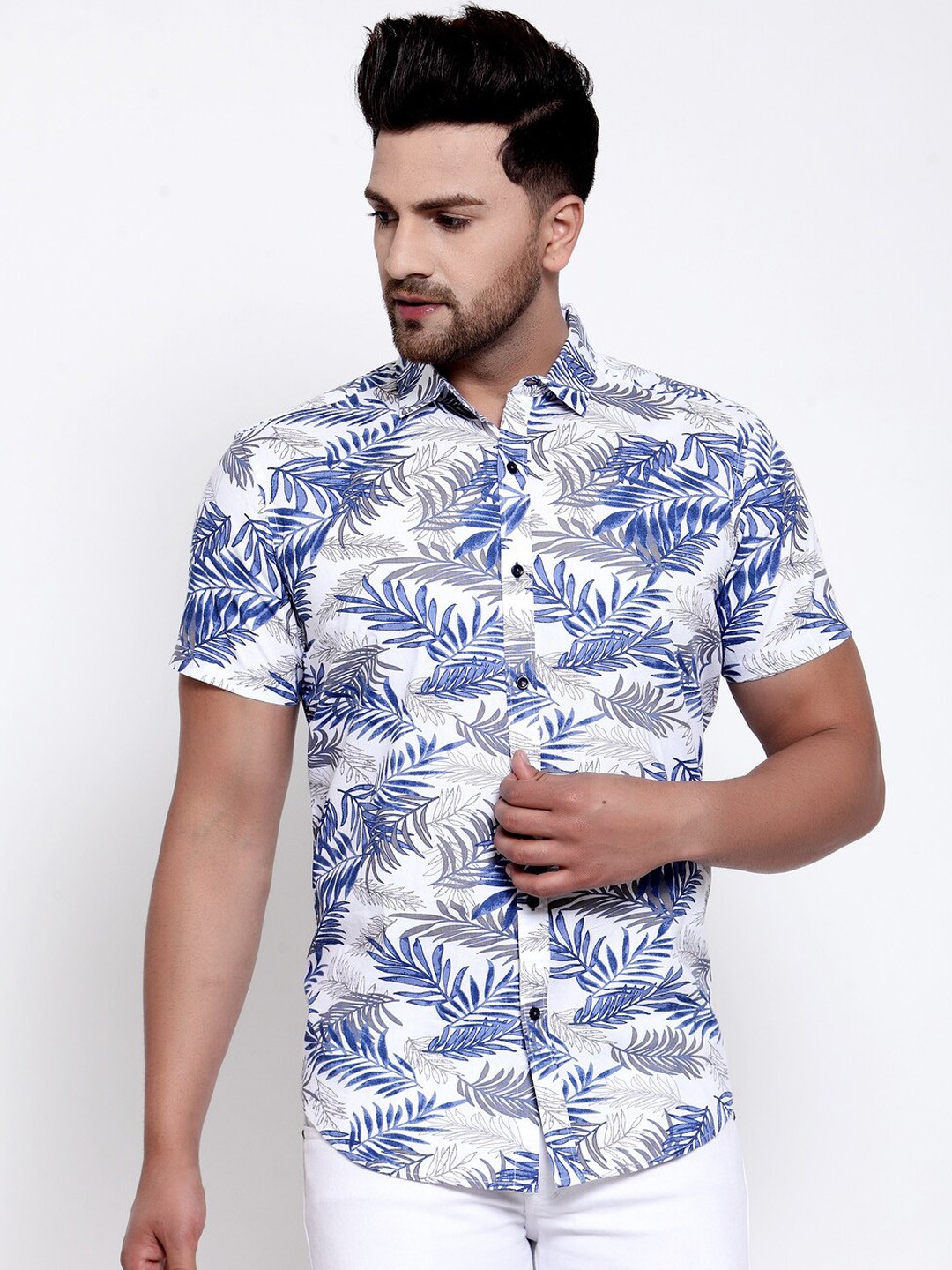 

Style Quotient Men White Boxy Printed Casual Shirt