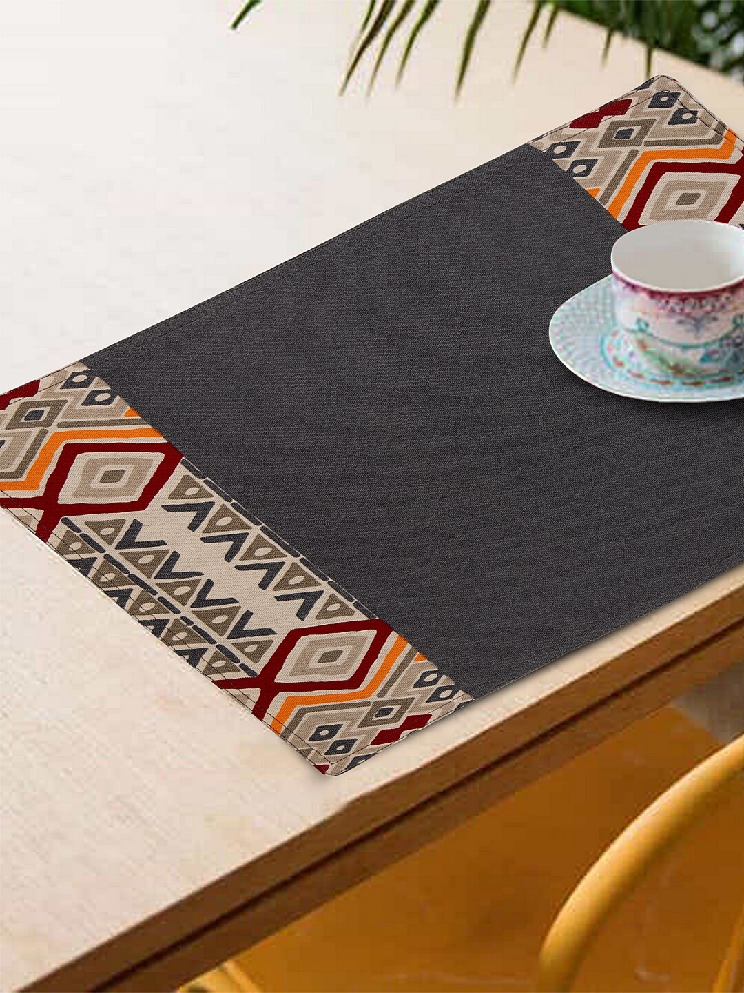 

BLANC9 Set Of 8 Grey & Beige Printed Rectangular Table Placemats
