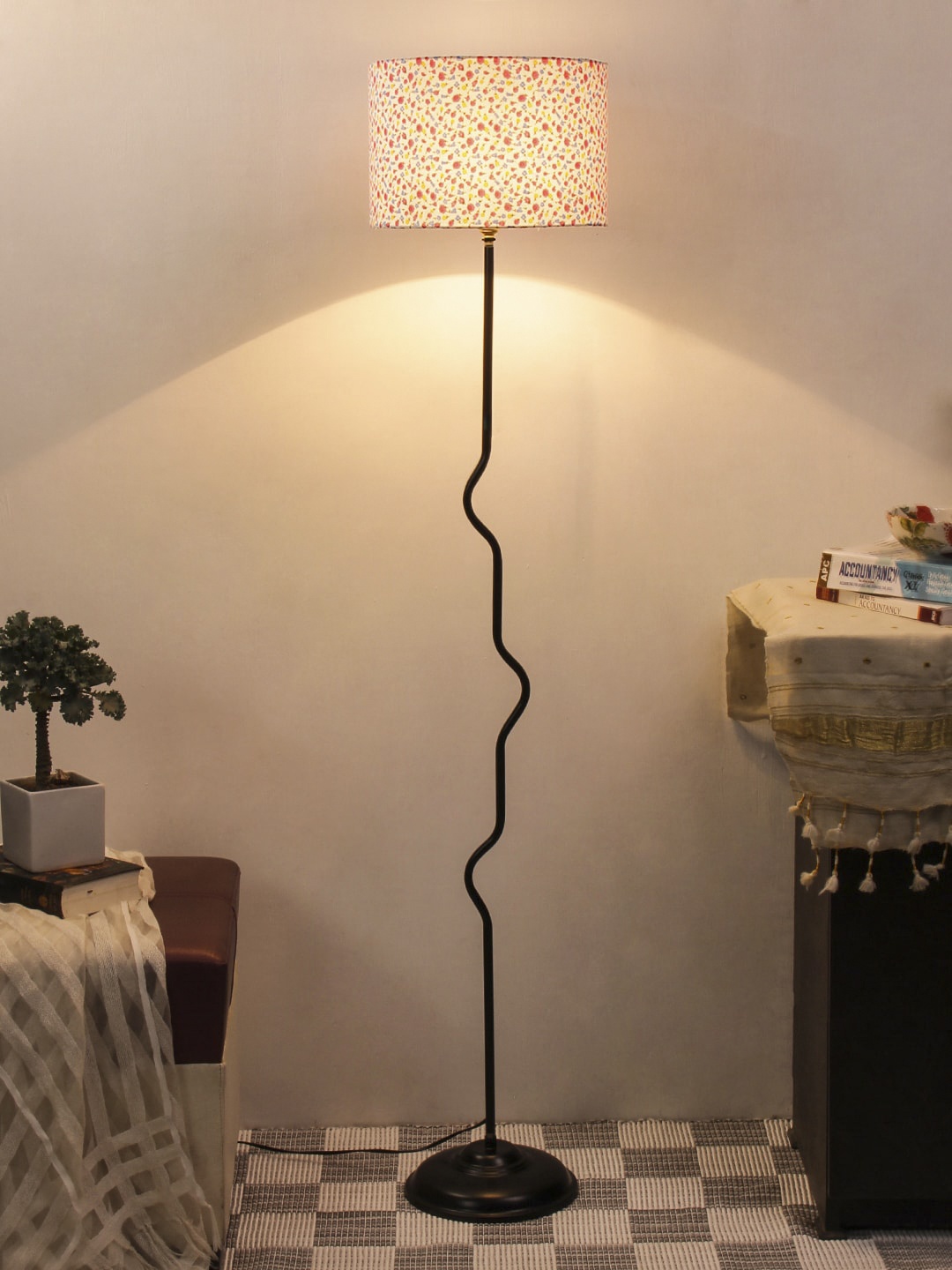 

Devansh White & Pink Solid Traditional Club Lamp with Shade