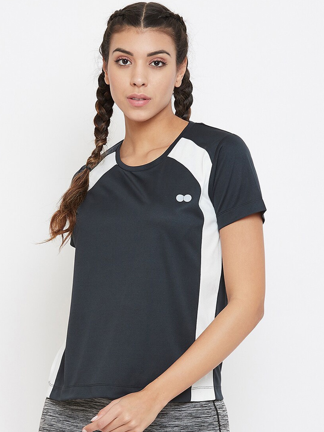 

Clovia Women Grey Solid Round Neck T-shirt