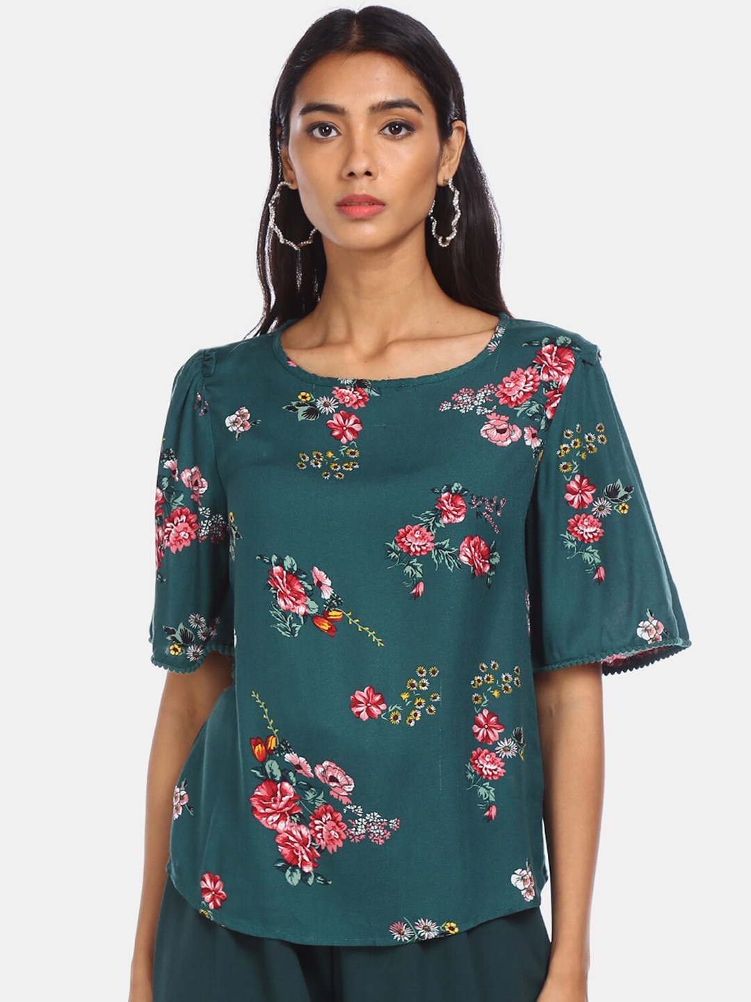 

Cherokee Women Green Floral Printed Round Neck Top