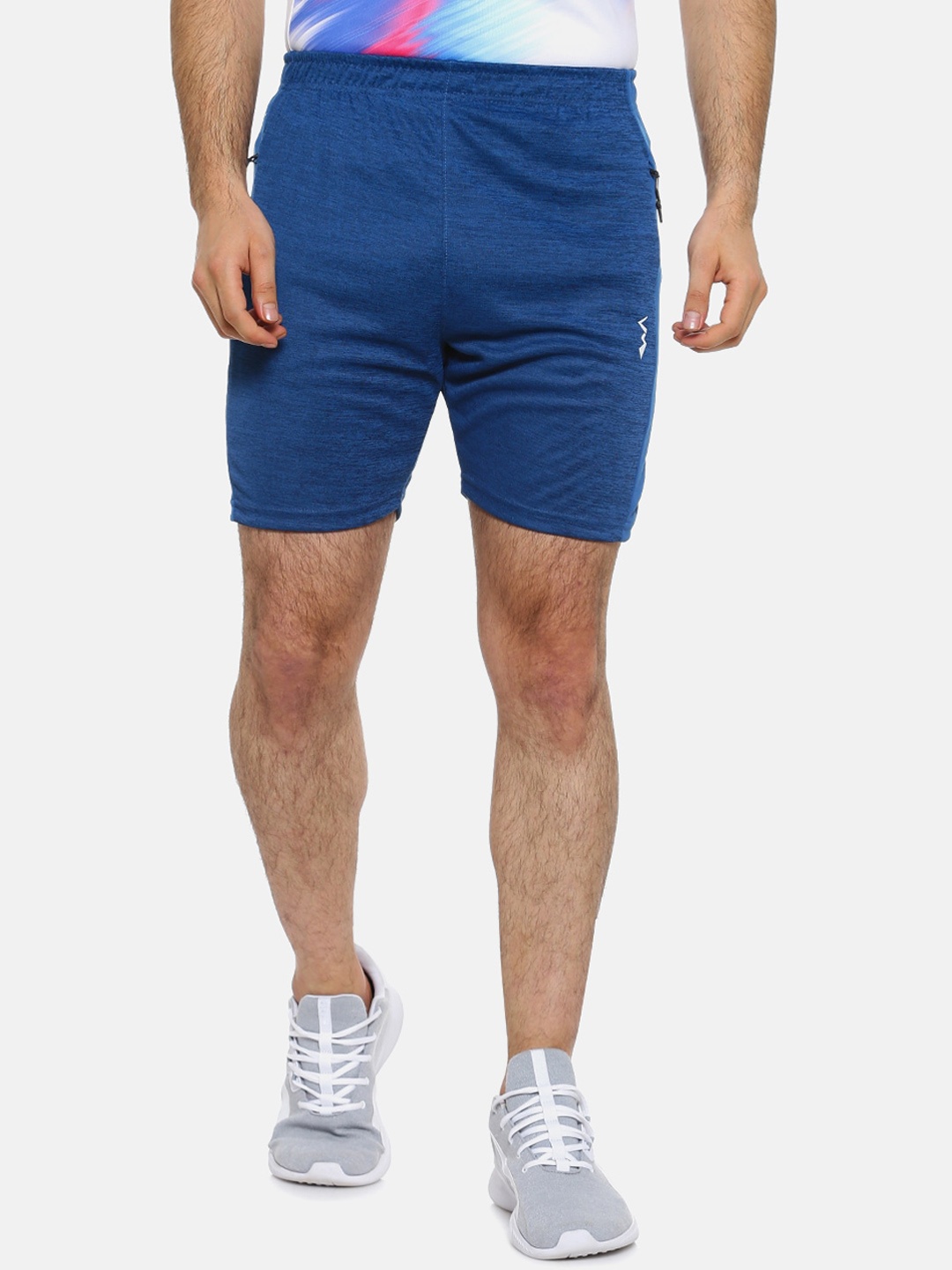 

Campus Sutra Men Blue Solid Regular Fit Sports Shorts