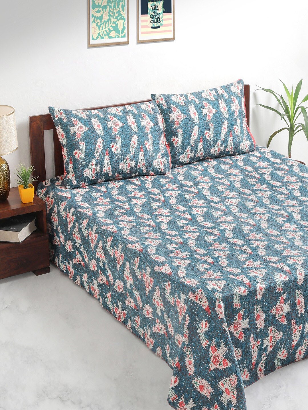 

Chumbak Teal & Red Conversational 200 TC Cotton 1 Queen Bedsheet with 2 Pillow Covers