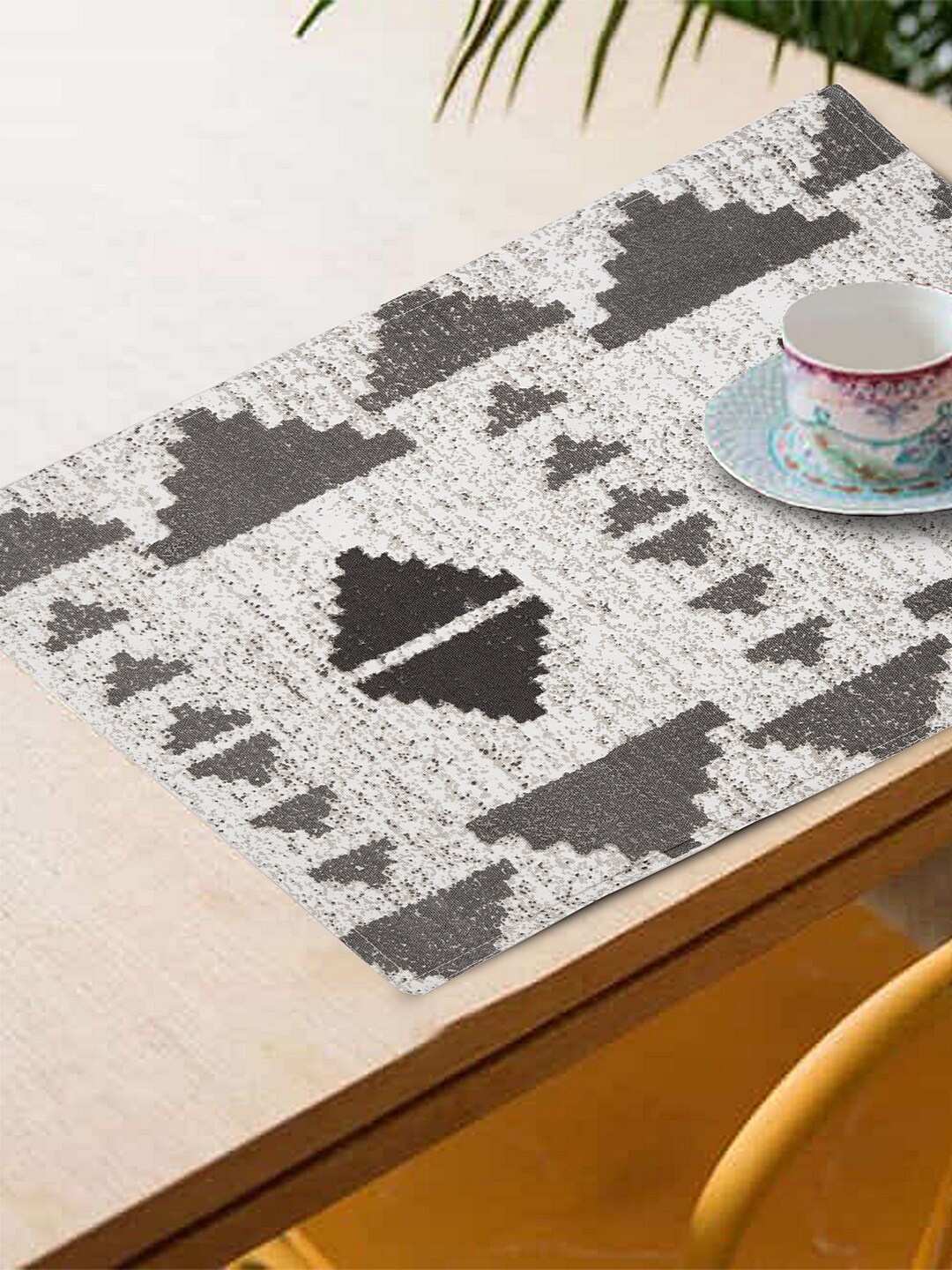 

BLANC9 Set of 8 White & Grey Printed Table Placemats