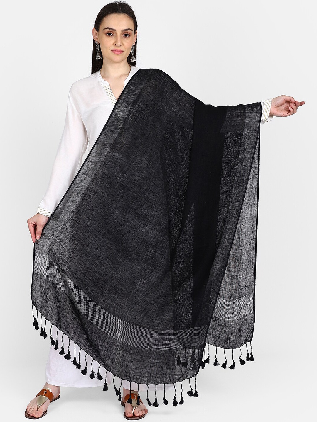 

THE WEAVE TRAVELLER Women Black Solid Dupatta