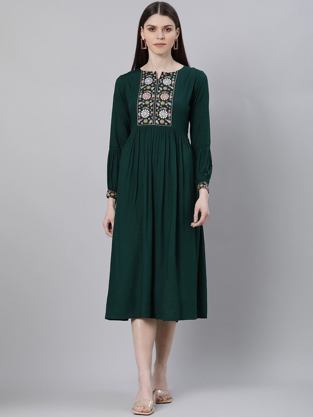 

GERUA Women Green Solid Fit and Flare Dress