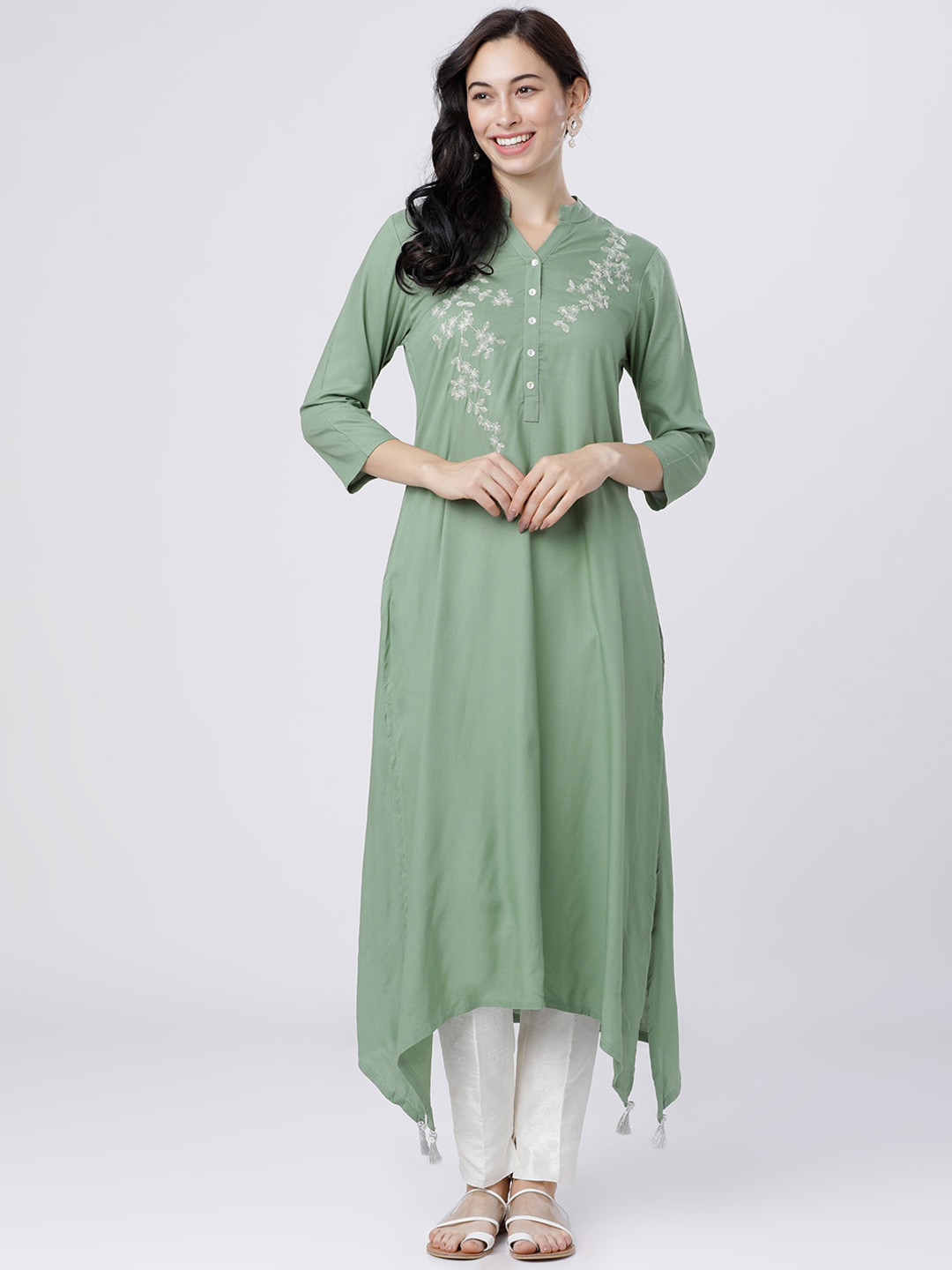 

Vishudh Women Green Floral Yoke Design Thread Work Kurta