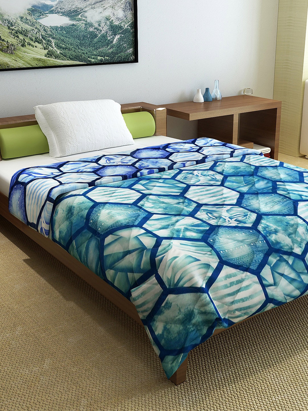 

Divine Casa Sea Green & Blue Geometric Mild Winter Reversible Single Bed Comforter