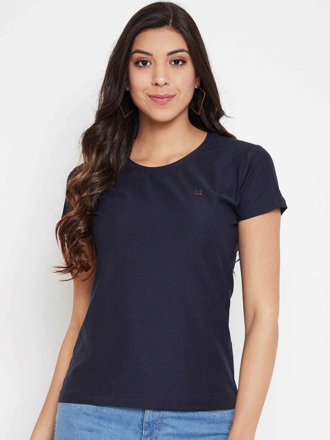 

Okane Women Navy Blue Solid Round Neck T-shirt