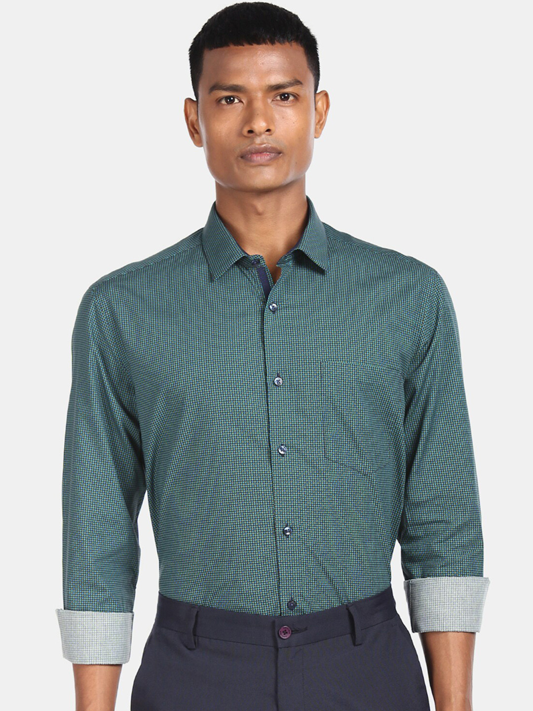 

Arrow Men Green Slim Fit Printed Casual Shirt
