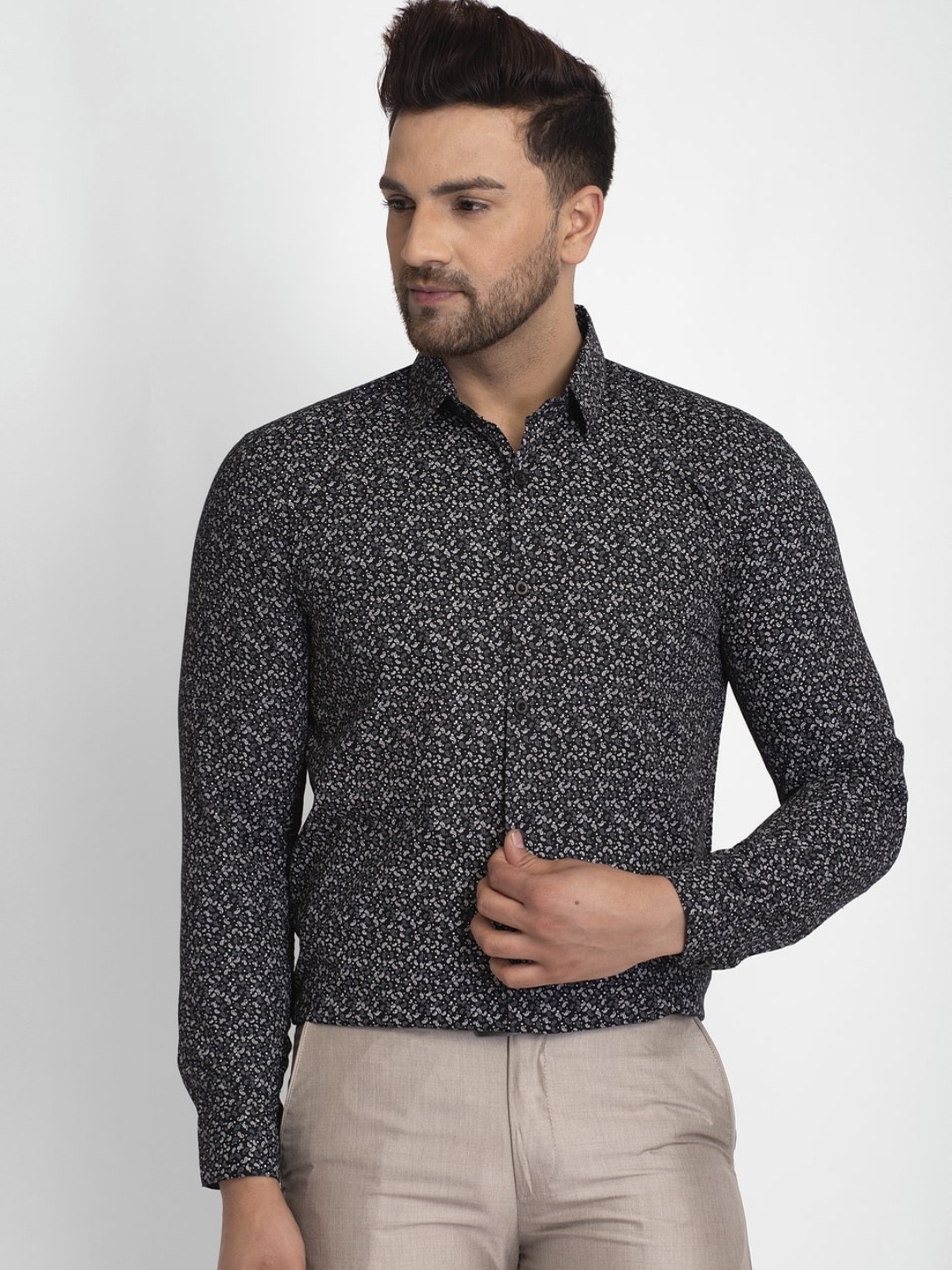 

JAINISH Men Black & Off-White Regular Fit Printed Formal Shirt