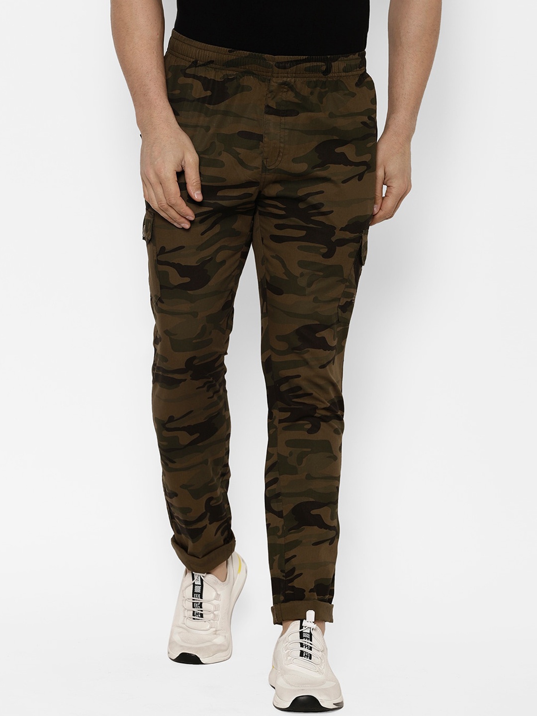 

SAPPER Men Brown & Green Slim Fit Camouflage Printed Cargos