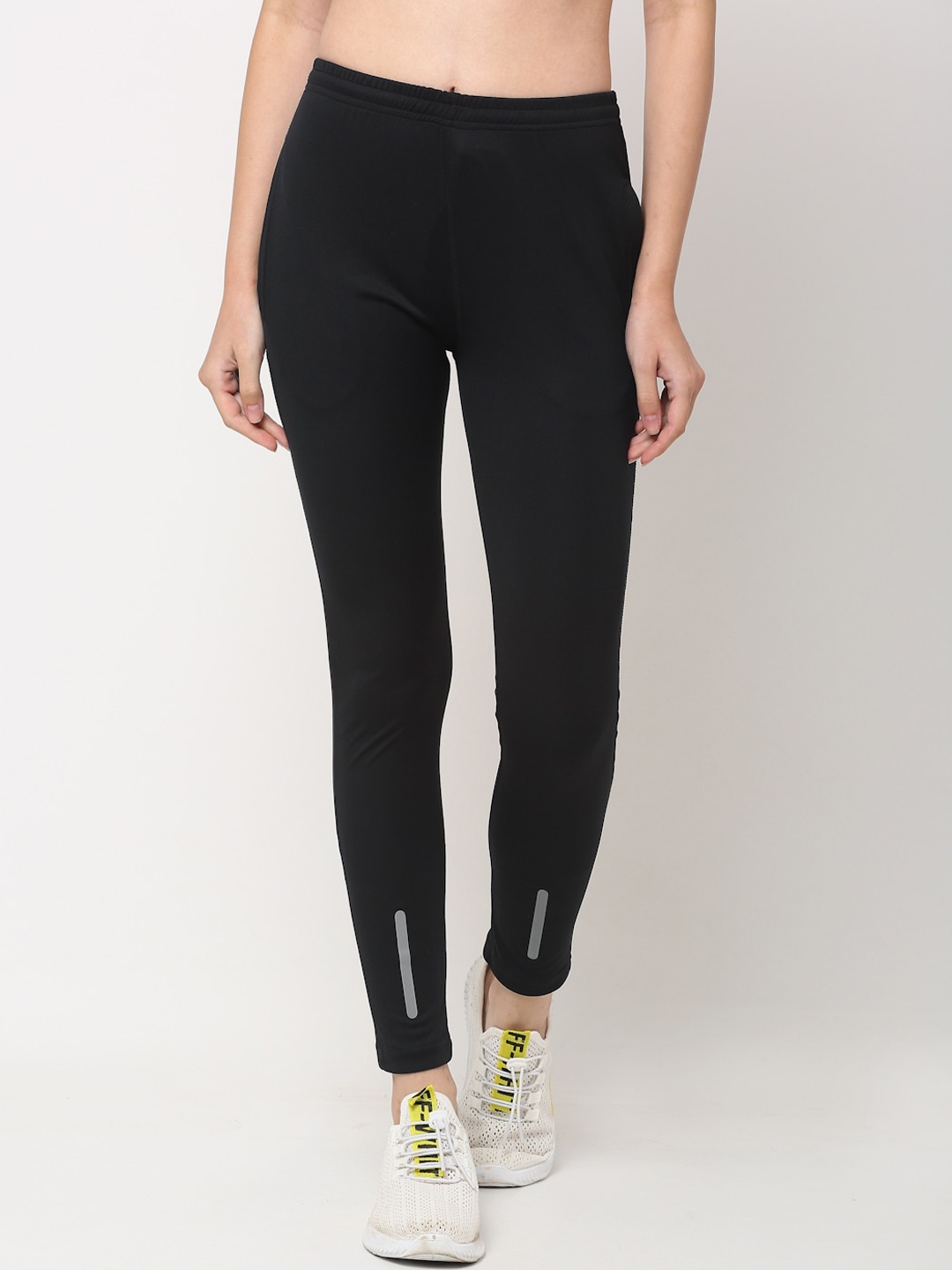 

DOOR74 Women Black & Grey Solid Rapid Dry Slim-Fit Joggers