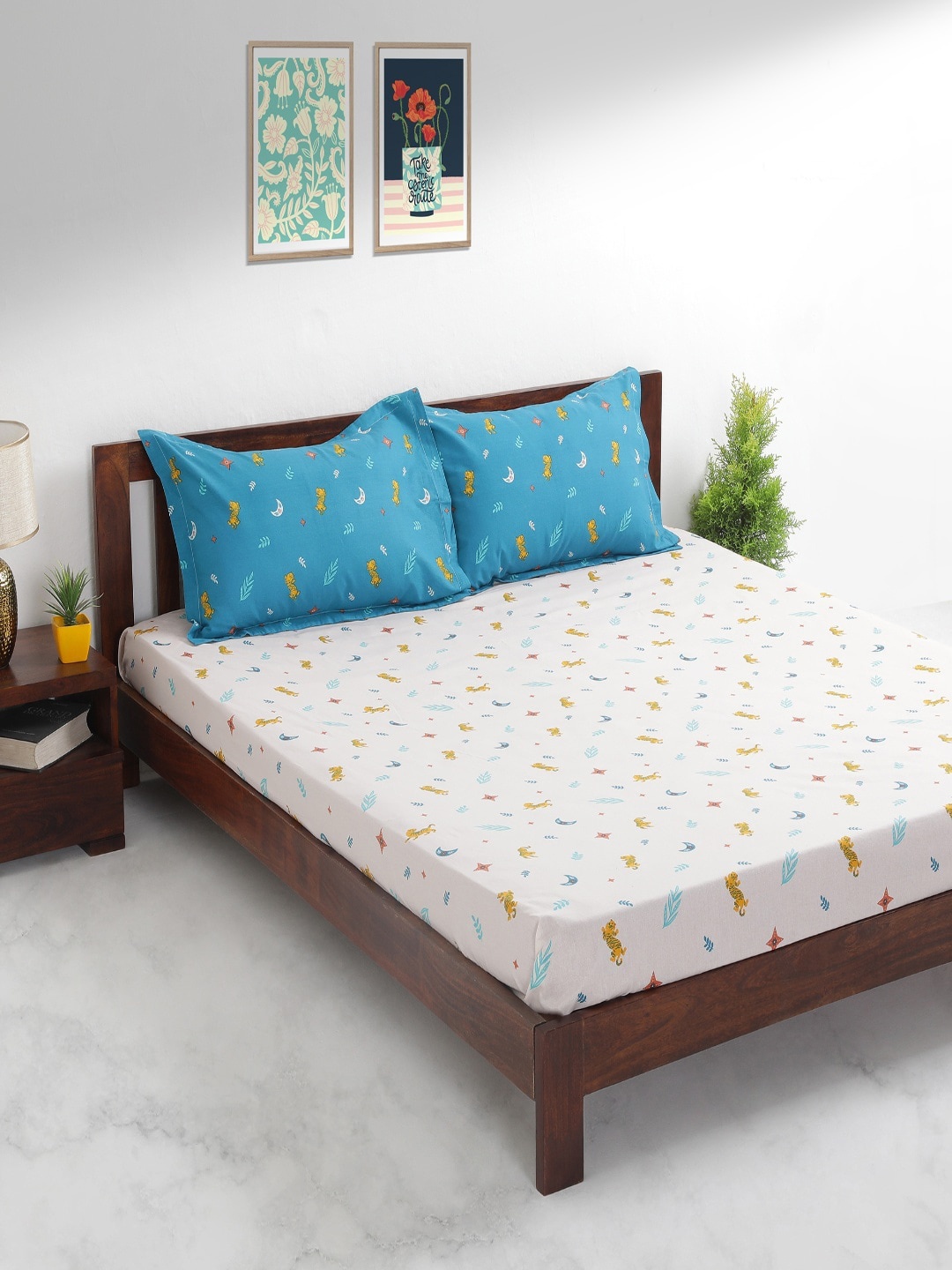 

Chumbak White & Blue Conversational 144 TC Cotton 1 King Bedsheet with 2 Pillow Covers