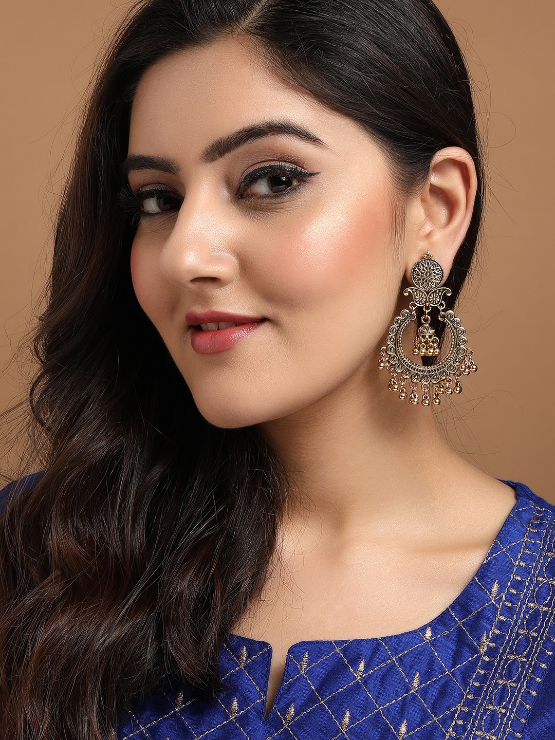 

Rubans Black Gold-Plated Handcrafted Paisley & Filigree Design Contemporary Chandbalis