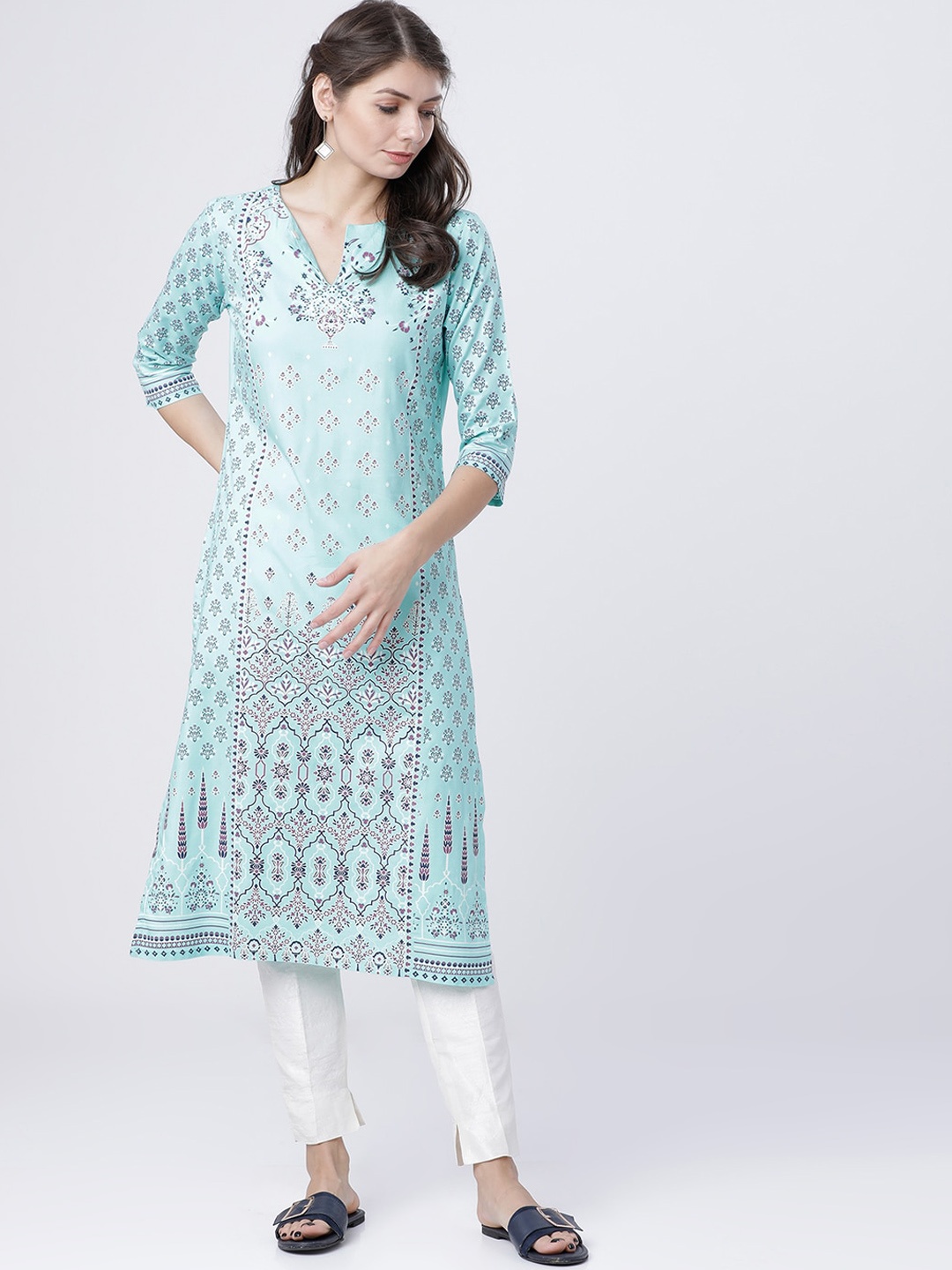 

Vishudh Women Blue Printed Straight Kurta