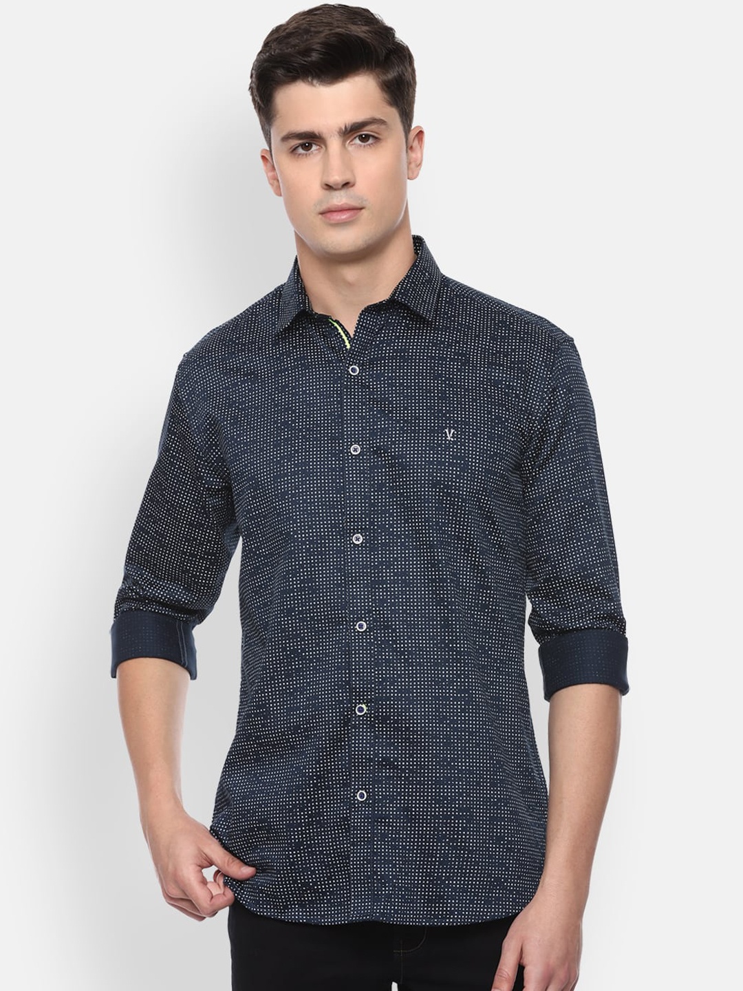 

V Dot Men Navy Blue Slim Fit Printed Cotton Casual Shirt
