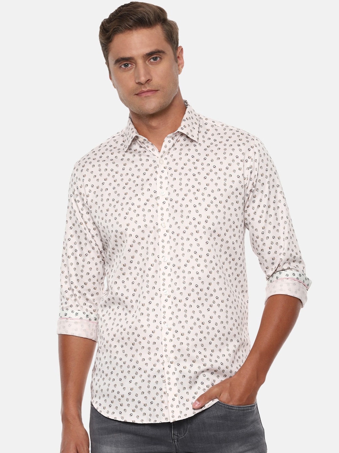 

V Dot Men Off-White & Black Regular Fit Printed Casual Shirt