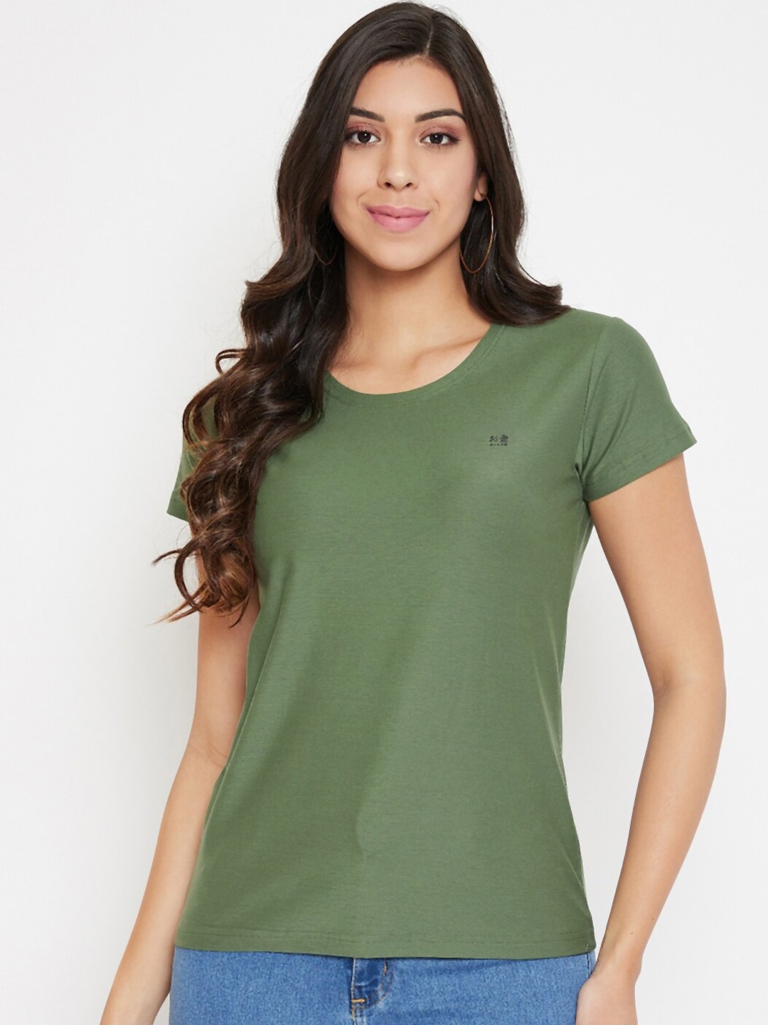 

Okane Women Olive Green Solid Round Neck T-shirt