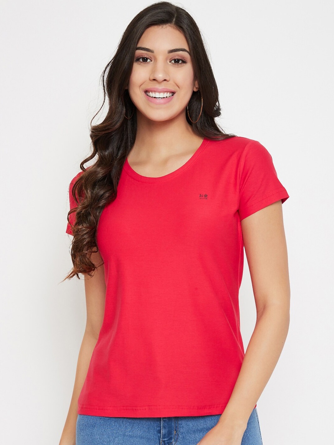 

Okane Women Red Solid Round Neck T-shirt