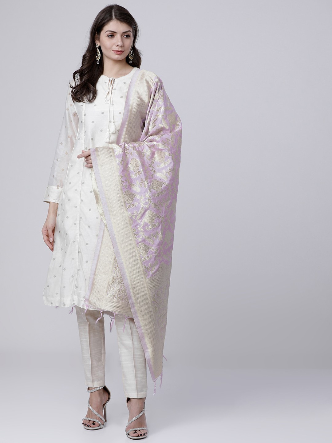 

Vishudh Pink & Gold-Coloured Woven Design Dupatta