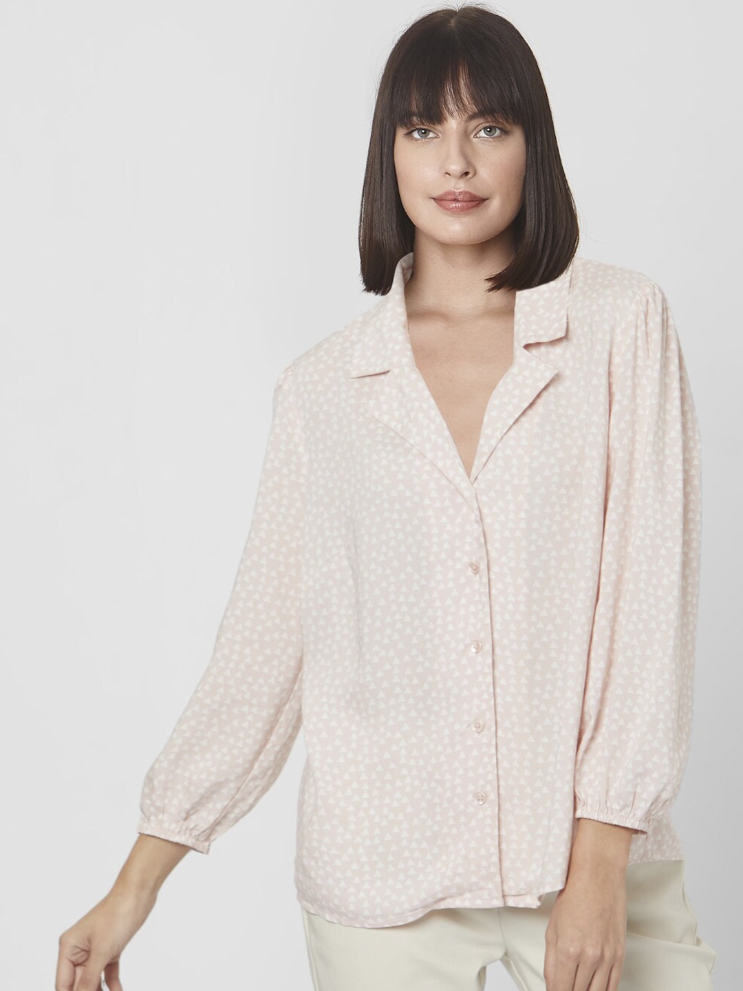 

Vero Moda Women Pink Regular Fit Printed Casual Shirt