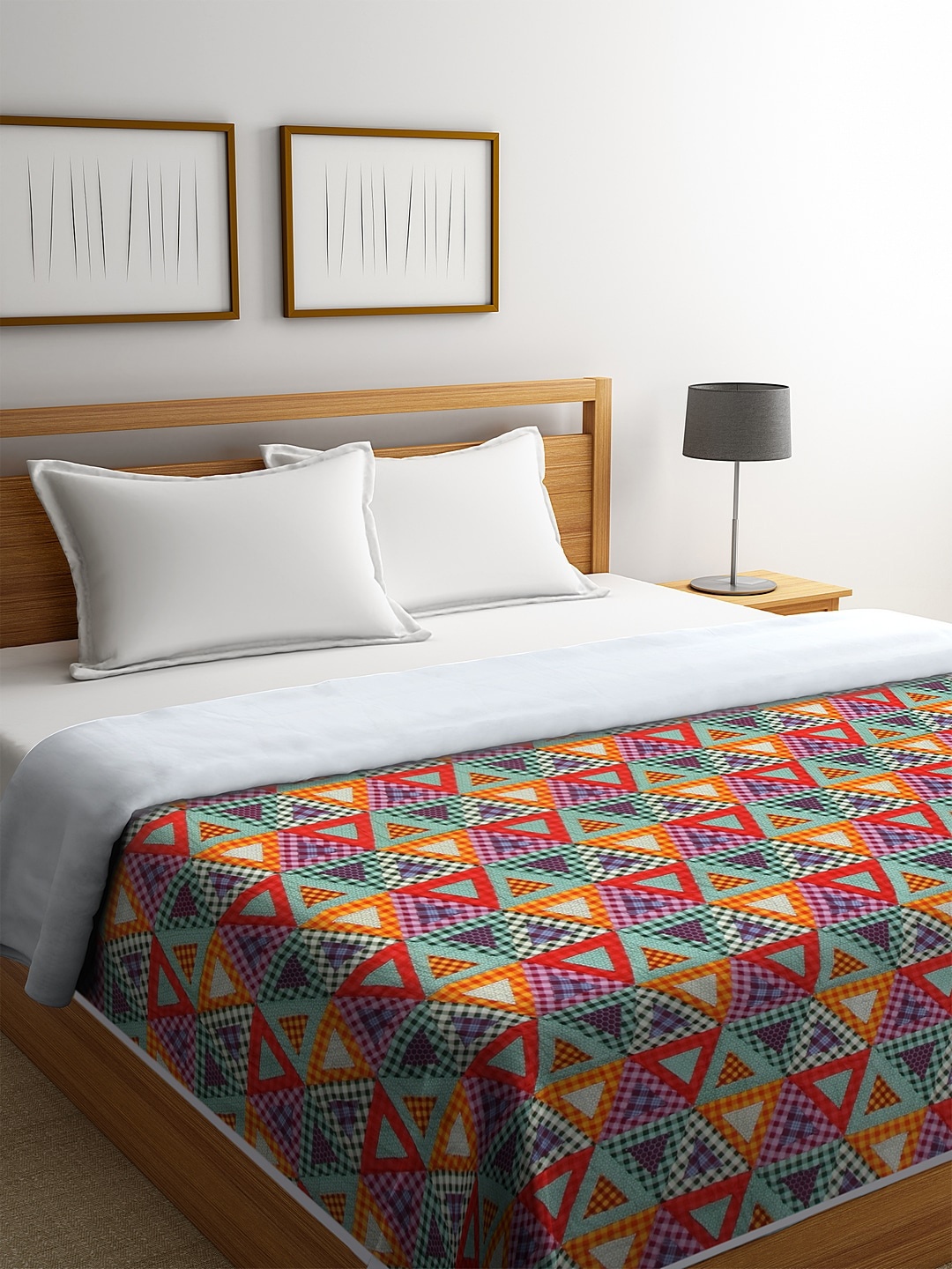 

BLANC9 Sea Green & Red Geometric AC Room 200 TC Double Bed Quilt