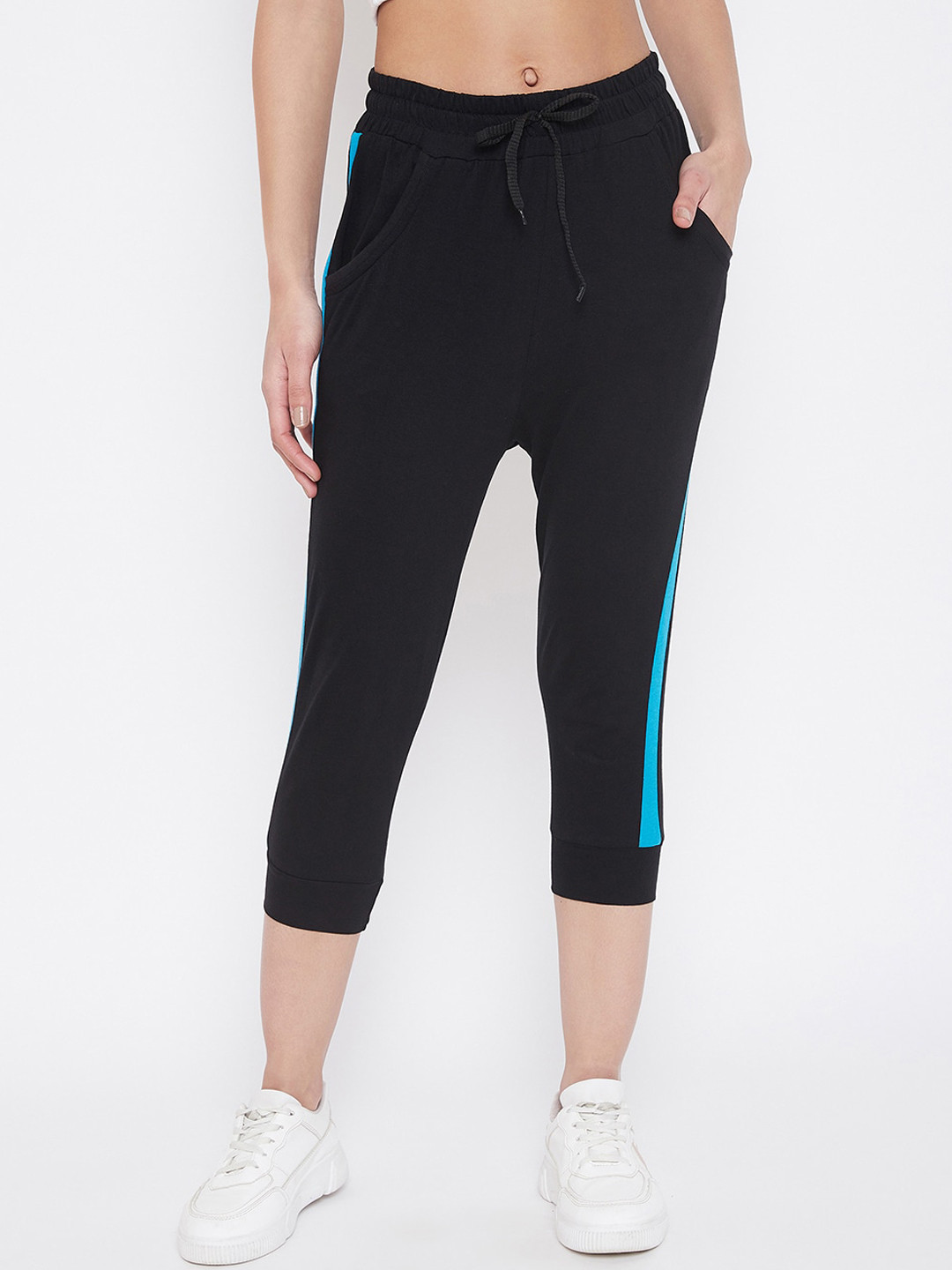 

CHROME & CORAL Women Black & Blue Colourblocked Slim-Fit Joggers