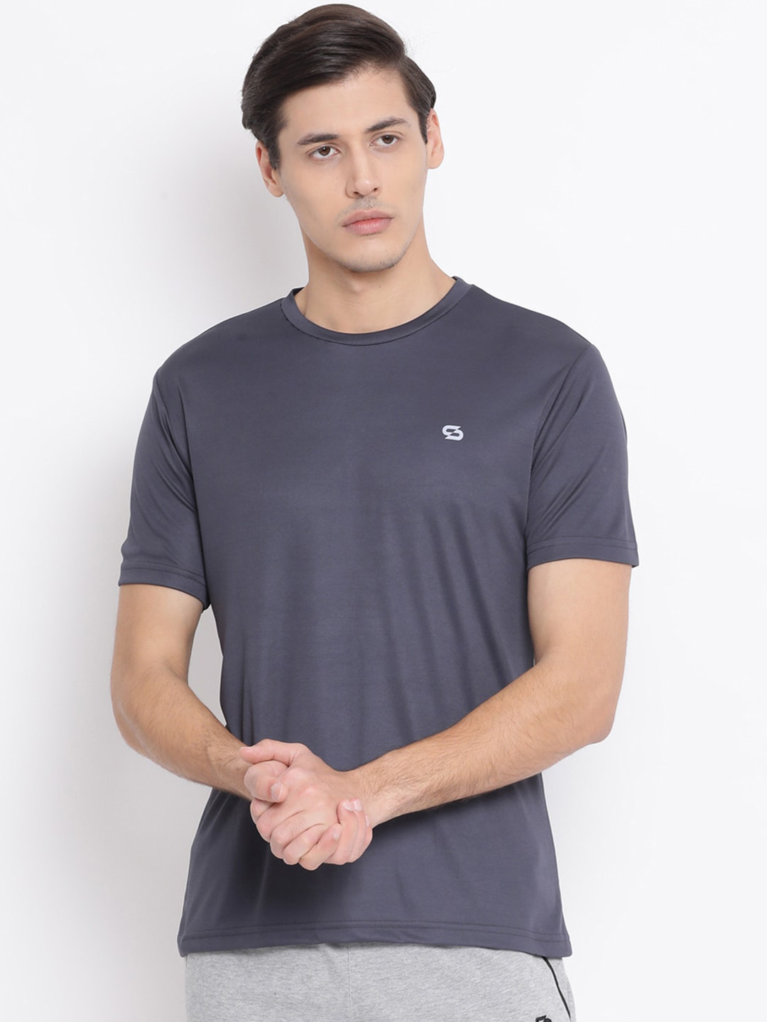 

Spolei Men Grey Solid Round Neck T-shirt