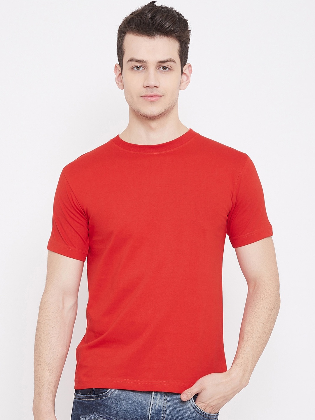 

Camey Men Red Solid Round Neck T-shirt